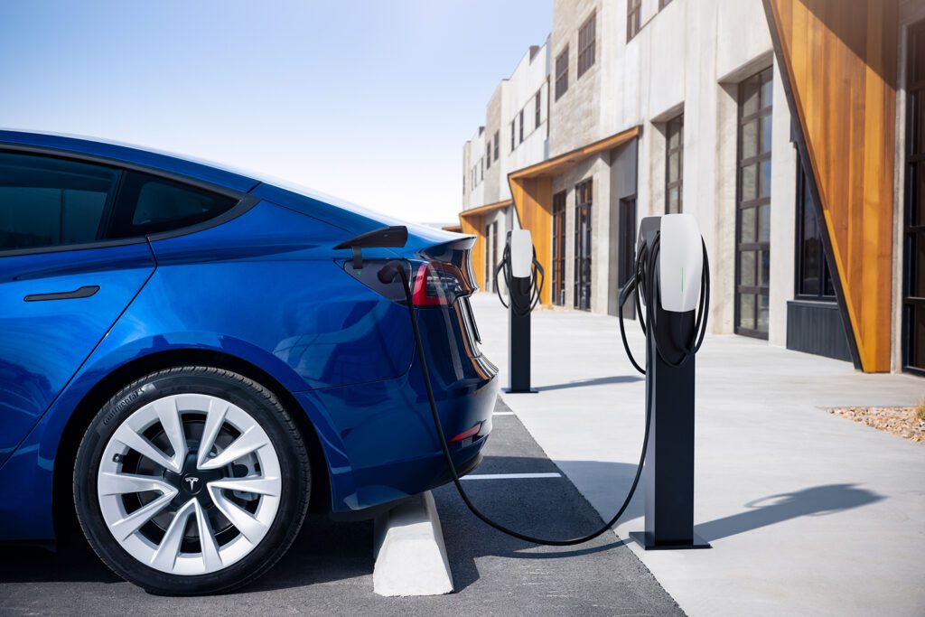 GM and Tesla partner to streamline EV charging in North America.GM gains access to Tesla's fast chargers, doubling availability for both brands.Shift from CCS to Tesla's NACS charging port design signifies success of Tesla’s charging network.