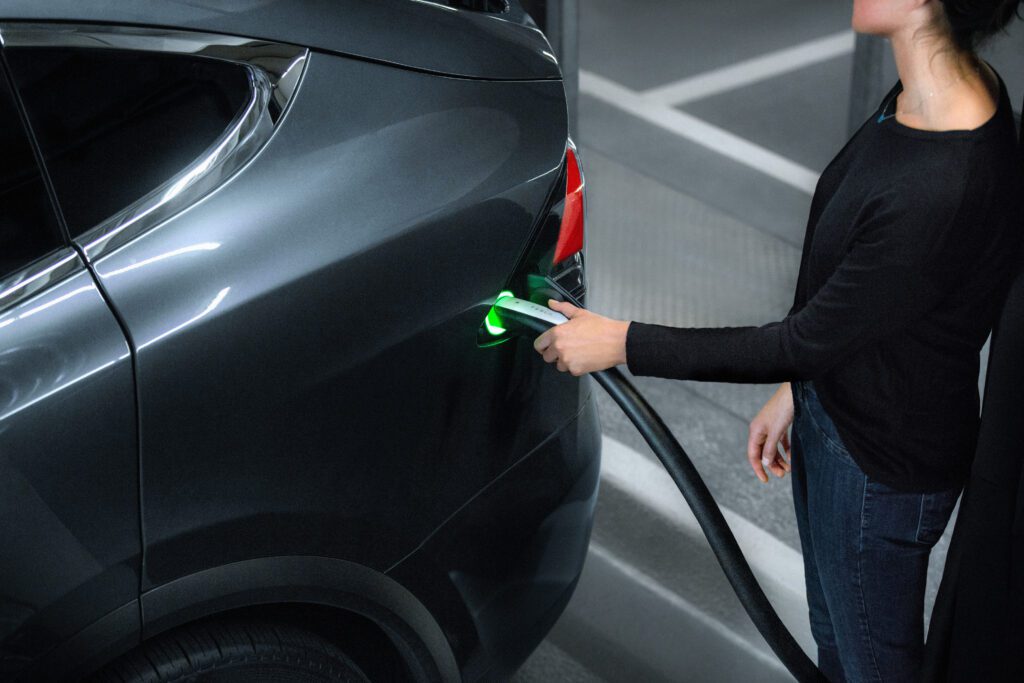 GM and Tesla partner to streamline EV charging in North America.GM gains access to Tesla's fast chargers, doubling availability for both brands.Shift from CCS to Tesla's NACS charging port design signifies success of Tesla’s charging network.