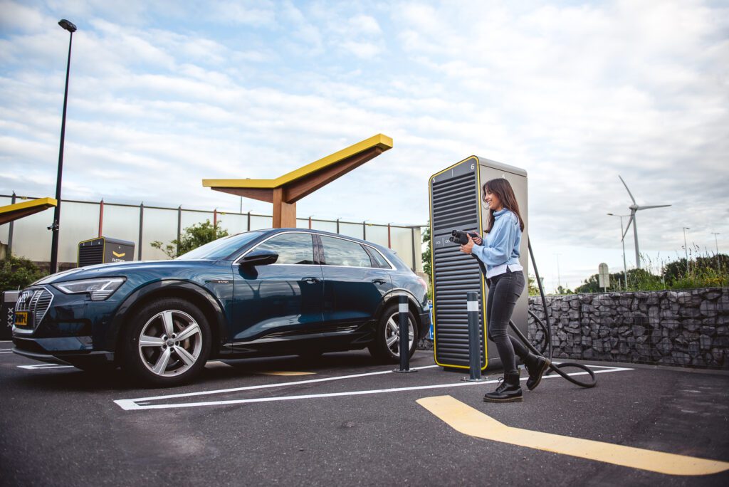 Fastned raises over €24 million through bond issuance for European charging network expansion European regulations mandate fast-charging infrastructure on main roads, leading to increased tenders Fastned aims to establish 1,000 stations by 2030, selling renewable energy and driving the electric revolution