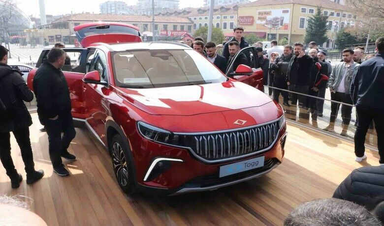 Turkey's EV sales surged in the first five months, with a 326.64% increase compared to the previous year.Hybrid vehicles also saw significant growth, rising by nearly 60% in sales.The introduction of Turkey's first indigenous electric vehicle, the Togg T10X, contributed to the sales boost.