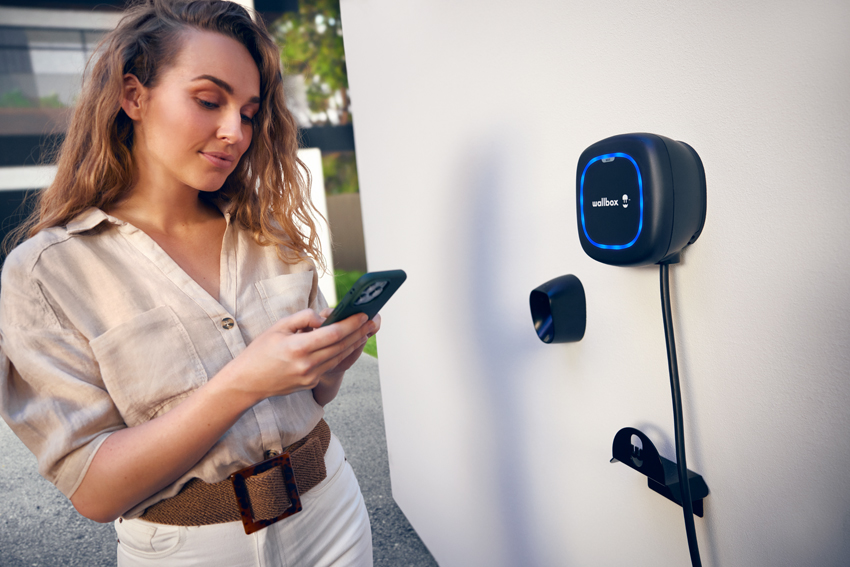 Wallbox customers join the Intelligent Octopus Go tariff for smart EV charging.