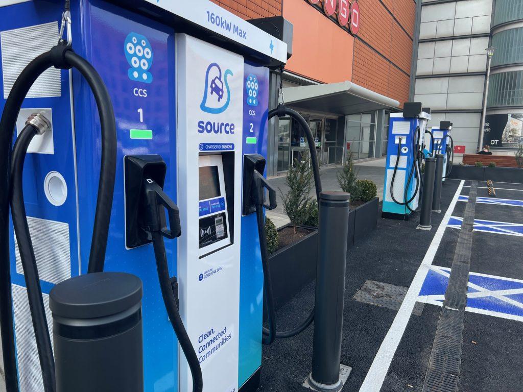 Source, a new CPO from SSE and TotalEnergies, launches its first UK ultra-rapid EV charging hub at Ocean Terminal, Edinburgh.